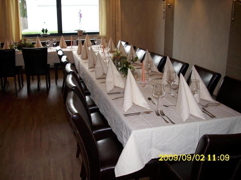 Hotel Taunusblick Hömberg エクステリア 写真